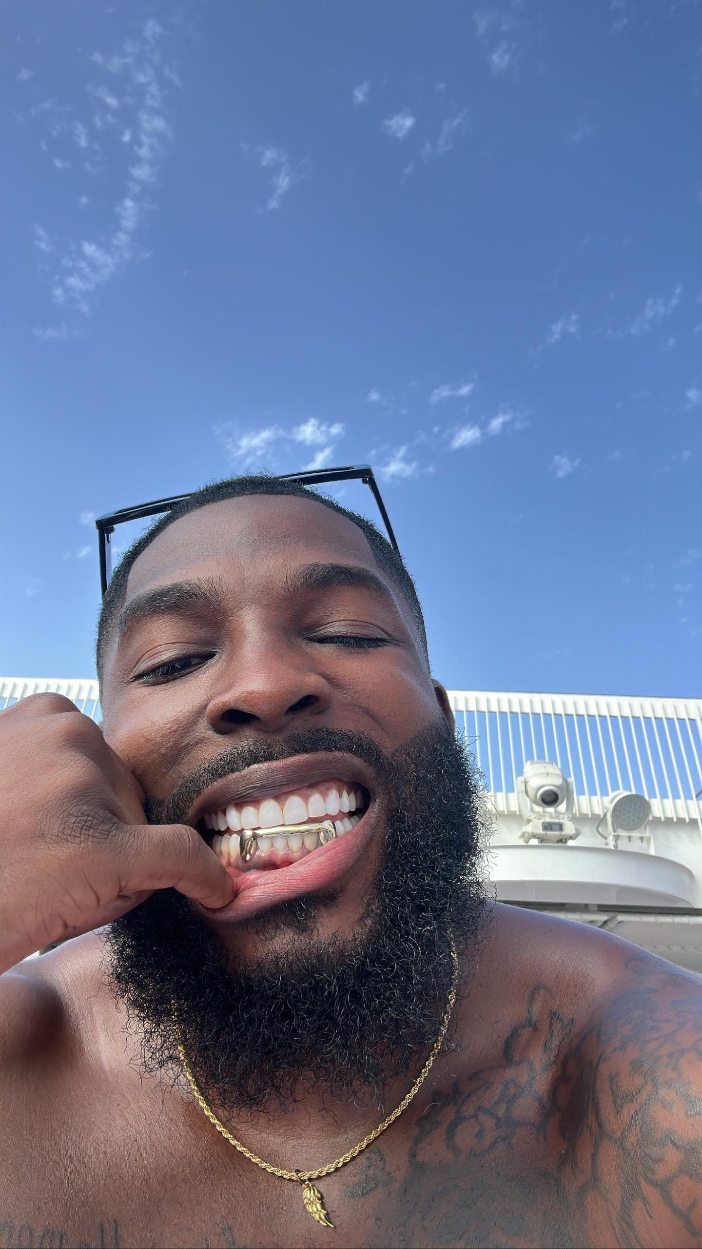 London Bridge solid canines