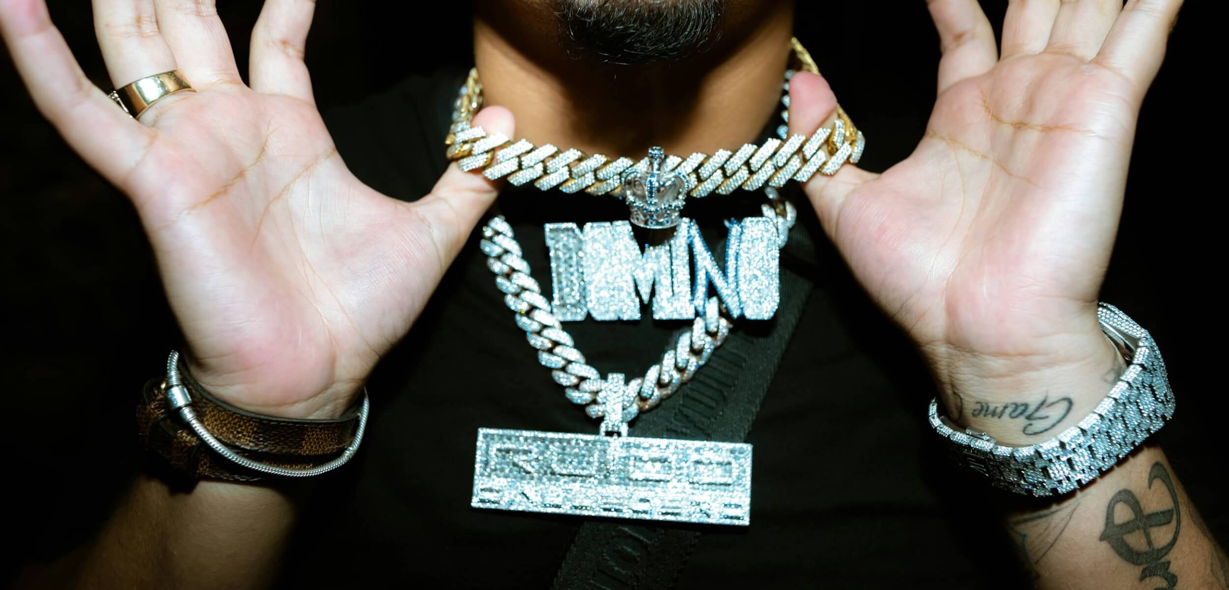 slider image slider_item_9UF4Ai