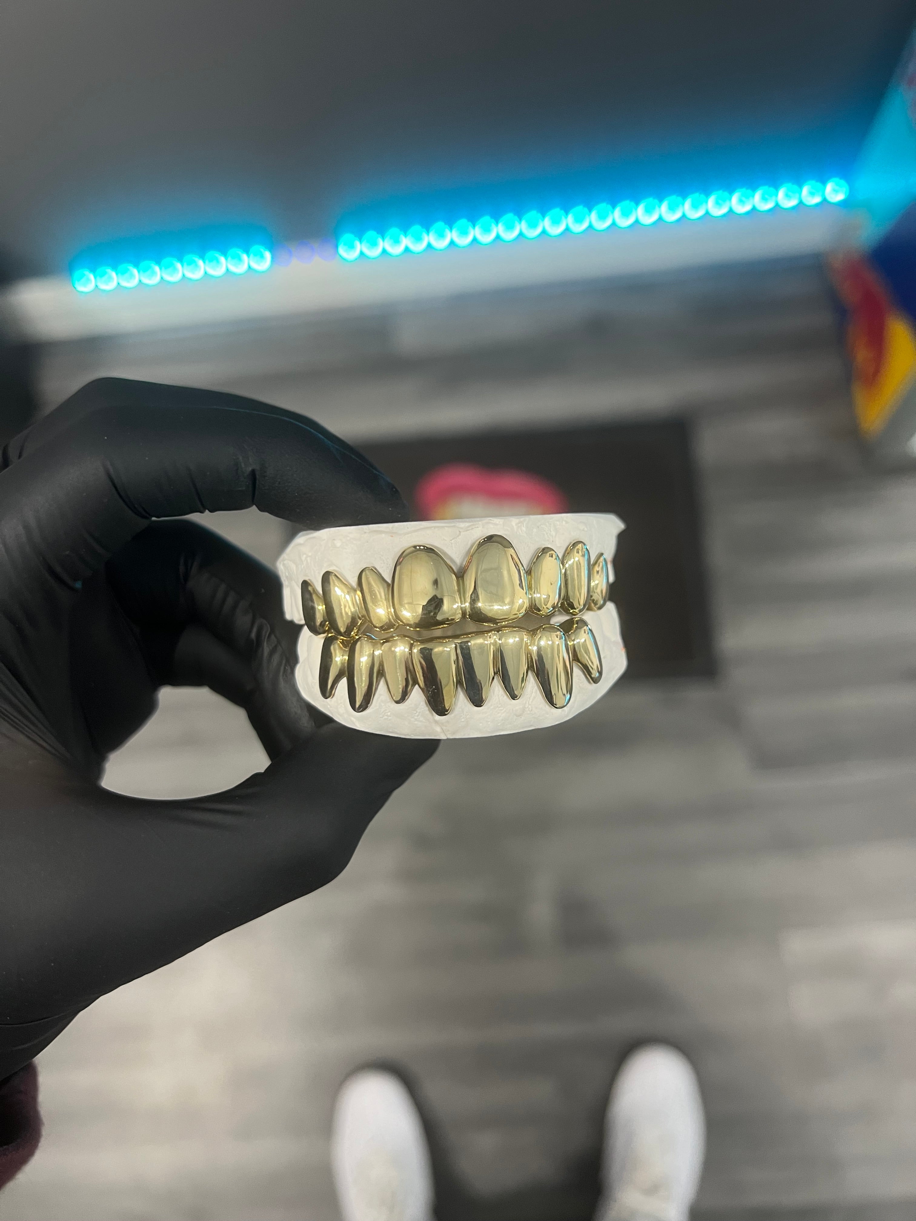 Top 8 bottom 8 Gold grillz