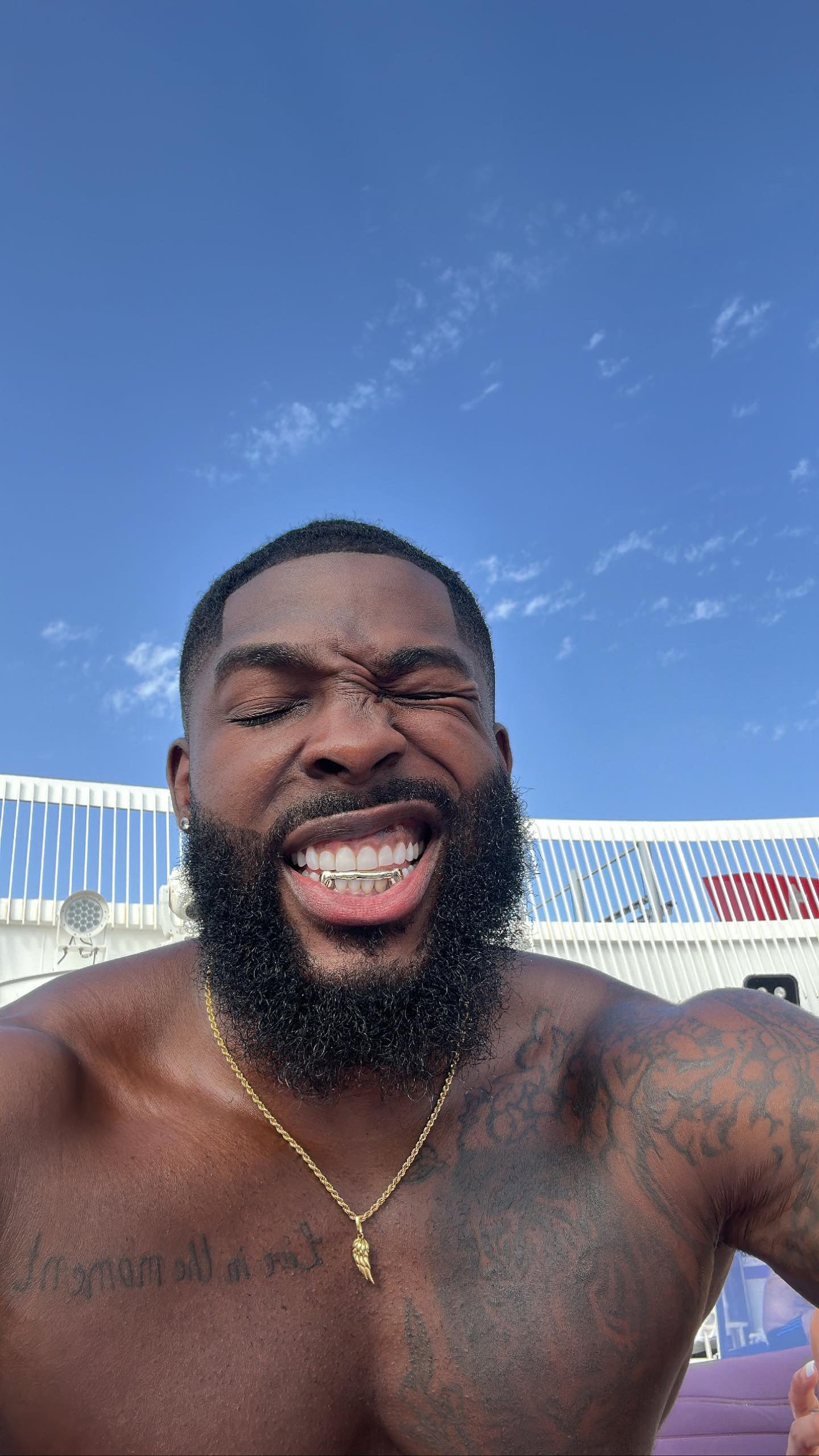 London Bridge solid canines