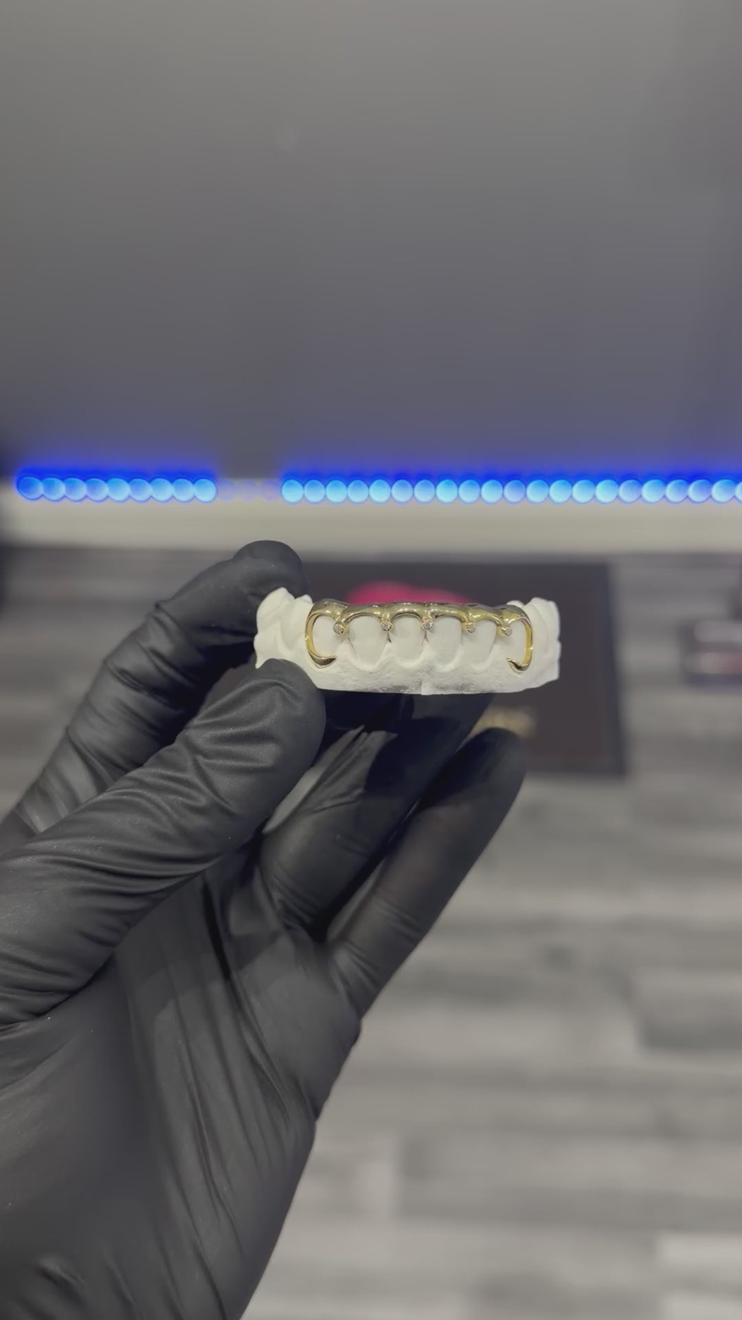 Lower bar with diamond drips