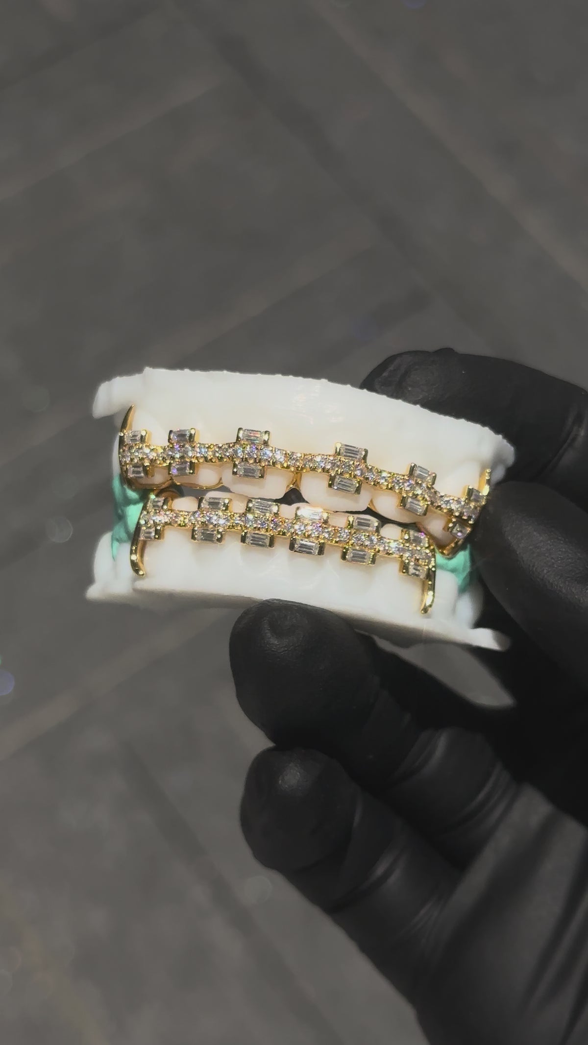 Braces style grill top & bottom vvs